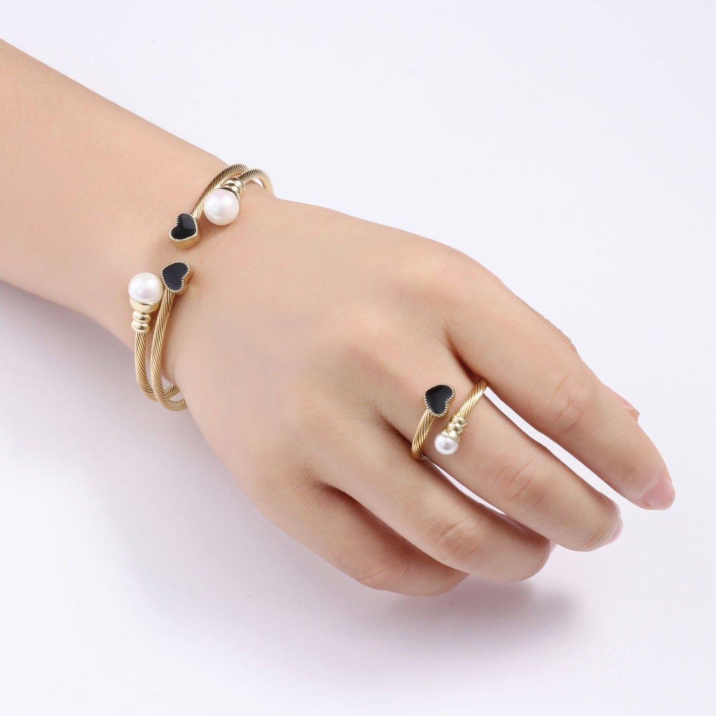 Set | Pearl Heart Bangle Bracelet Gold.