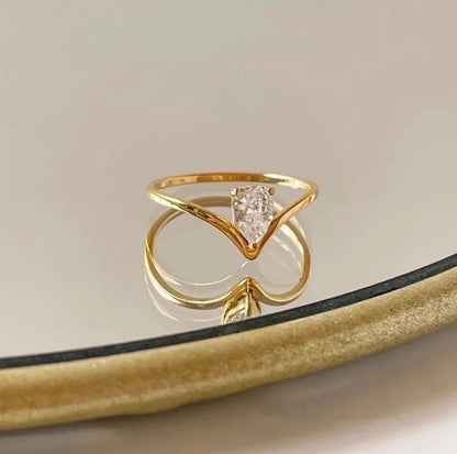 Ring | Mary Zircon